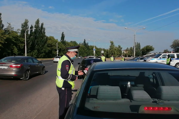 Один пьяный за рулем, пятеро — без права на управление транспортными средствами. В Каменске-Уральском состоялся рейд «Стоп-контроль»