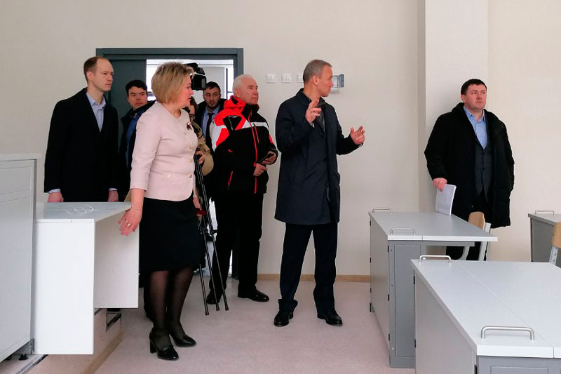 «Вы комплексно развиваете город». Вице-губернатор, приехав в Каменск-Уральский, первым делом отправился в «Аксиому» в мркн Южный