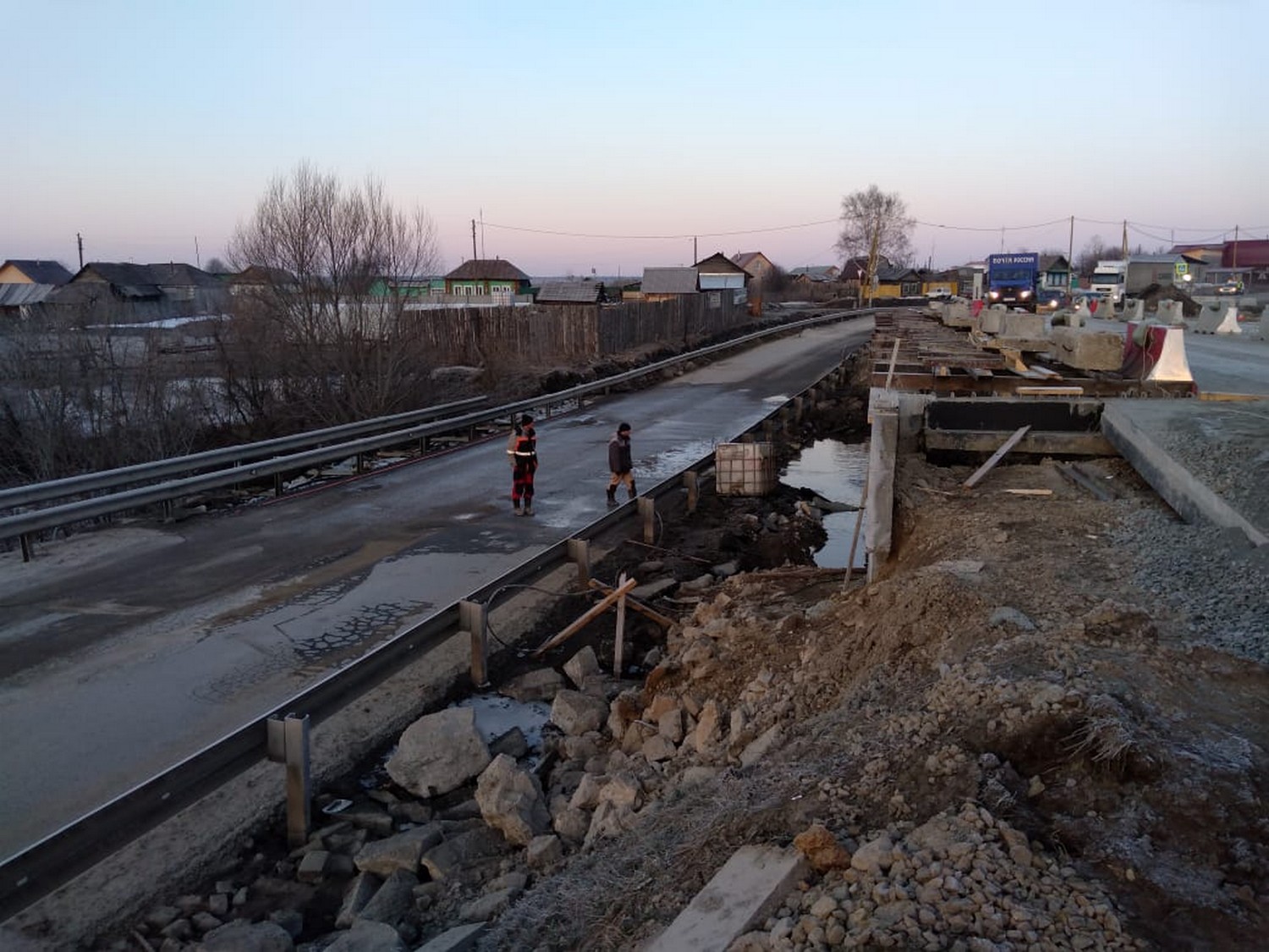 Под Каменском ночью затопило переправу через р. Камышенка – с ЧП справились оперативно, но предупреждают: «Угроза сохраняется!»