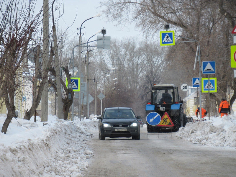 «Этого явно недостаточно». Дороги, которые весной топит каждый год в Каменске-Уральском, осмотрел Алексей Герасимов. Понравилось не все «Этого явно недостаточно». Дороги, которые весной топит каждый год в Каменске-Уральском, осмотрел Алексей Герасимов. Понравилось не все
