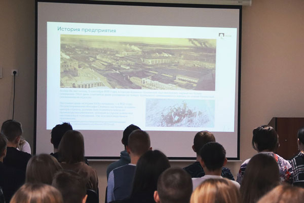 УАЗ помогает выбрать профессию 