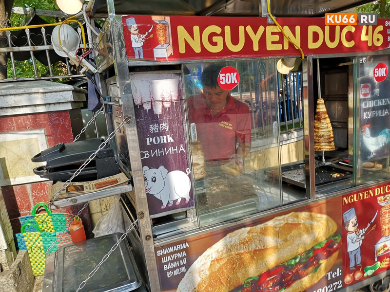 Санэпидемиологи закрыли ларек с шаурмой в Каменске-Уральском — рук тут не мыли, в туалет ходили не пойми куда, а еще нашли мух и муравьев