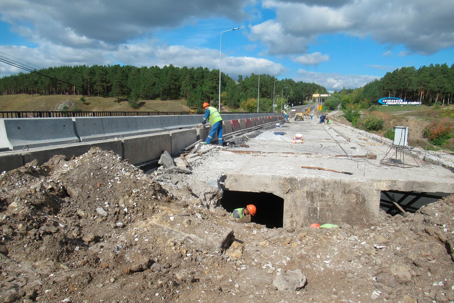 «К октябрю!» В ремонте Байновского моста - новые обстоятельства. Успеют ли рабочие отремонтировать главную артерию Каменска в срок?