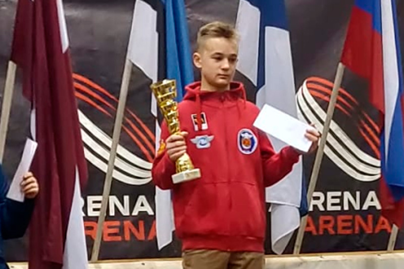 Колесо встало «восьмеркой». На крупнейшей в Европе Adrenalin Arena мотокроссер из Каменска в упорной борьбе стал золотым медалистом