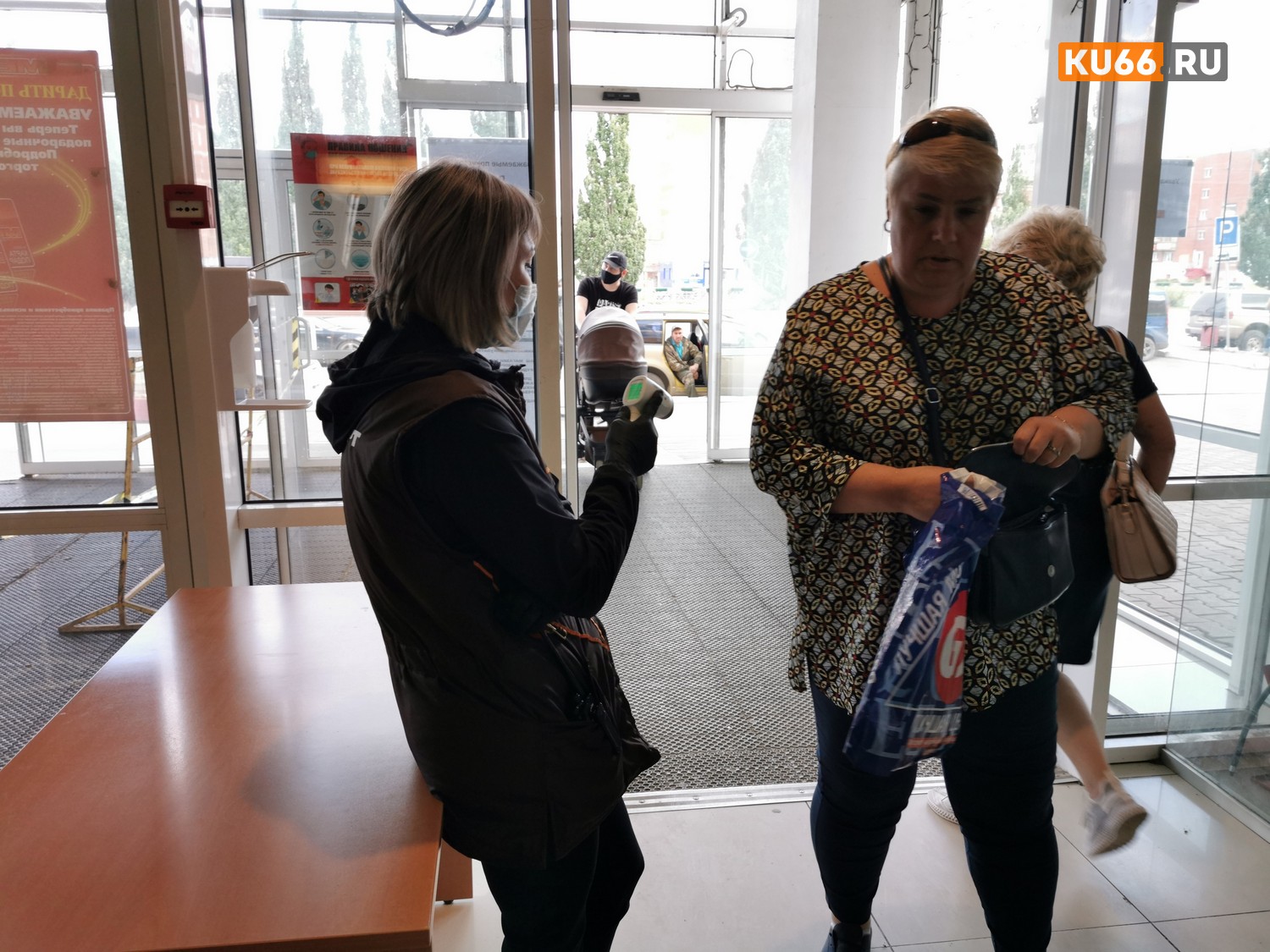 За выходные каменцам выписали 88 штрафов за несоблюдение масочного режима, спецкомиссии проверяли магазины, кафе, столовые и транспорт