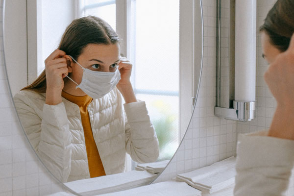 Каменцам пригрозили штрафами за нахождение в лифтах без масок — санэпидемиологи со дня на день обещают выйти в рейды по подъездам