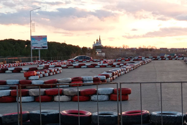 ГЛК «Богатырек» Каменска-Уральского в несезон не закрывается, а перепрофилируется: здесь открывают картинг и обещают прокат велосипедов