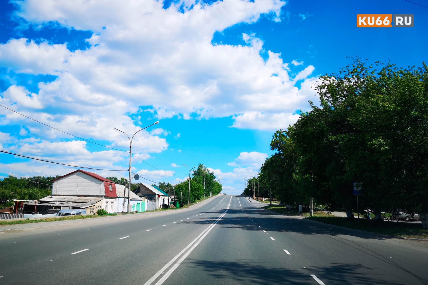 Нарисуют на десять миллионов: дорожники наносят разметку на отремонтированных улицах в Каменске-Уральском. Проверять будет эксперт!