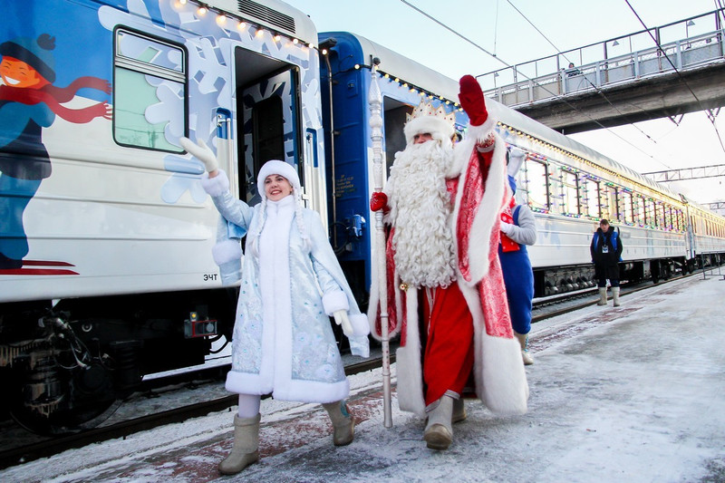 Каменск-Уральский посетил поезд Деда Мороза