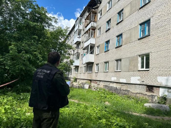 В Серове — режим ЧС: взрыв газа в жилом доме, пострадали люди, возбуждено уголовное дело | В Серове введён режим ЧС после взрыва газа в доме