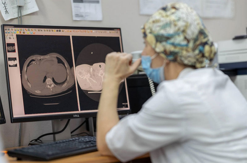 Екатеринбургские хирурги спасли мужчину после двух клинических смертей | В Екатеринбурге мужчине извлекли три пули из сердца после перестрелки