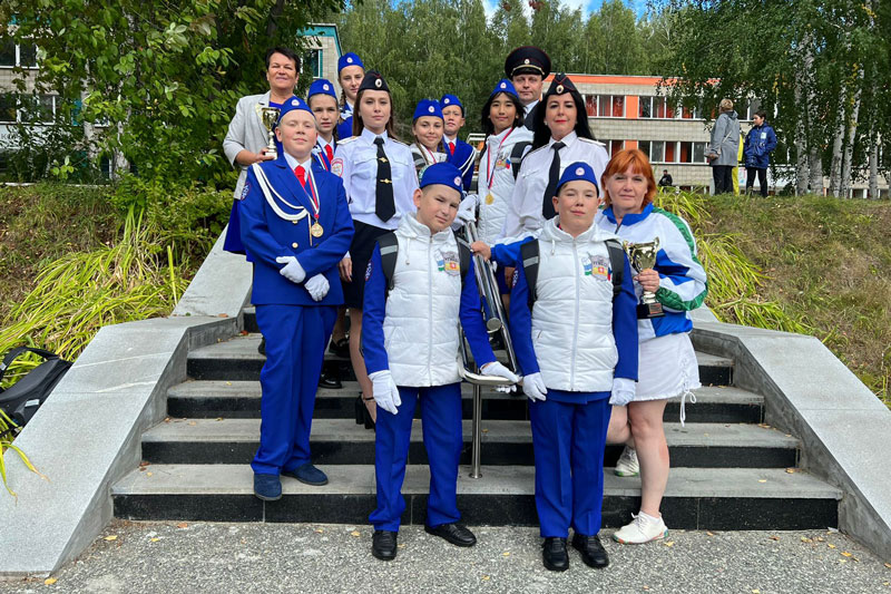 Снова первые. Каменские Юные инспекторы дорожного движения вернулись с победой с областных соревнований Снова первые. Каменские Юные инспекторы дорожного движения вернулись с победой с областных соревнований