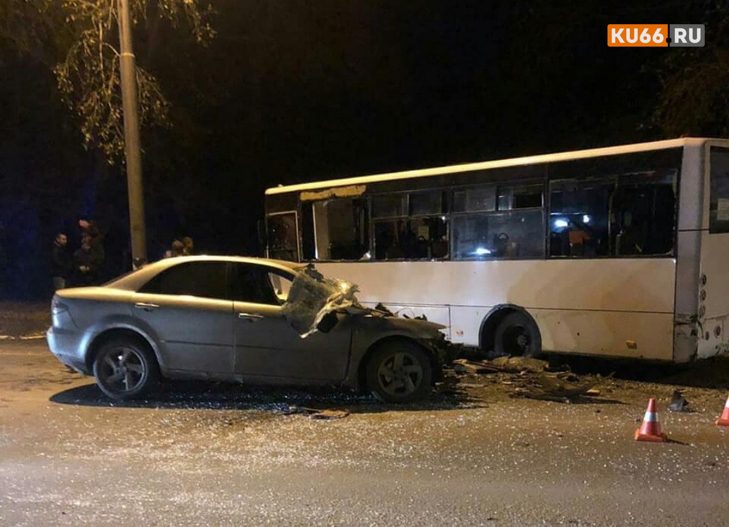 Подробности аварии пассажирского автобуса и Mazda 6 в Каменске-Уральском: пострадали 16 человек, в том числе четверо детей