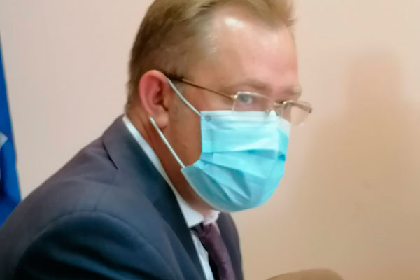 Болеют молодые, заносы COVID-19 - на всех предприятиях, в провизорном госпитале добавили 100 коек. Концерты в Каменске - под вопросом...