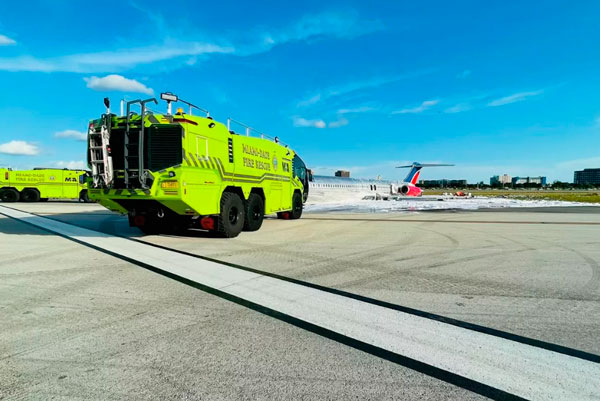 В аэропорту Майами загорелся самолет с 126 пассажирами