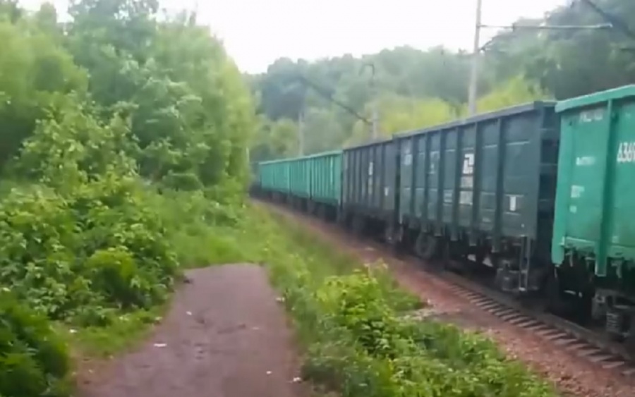 Это была женщина, а не мужчина: мрачные подробности железнодорожной трагедии в Каменске-Уральском. «Машинист сигналил и тормозил, но...»