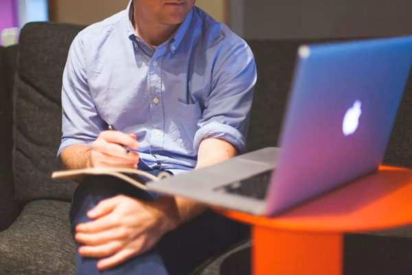 Названы популярные схемы обмана начинающих инвесторов в России