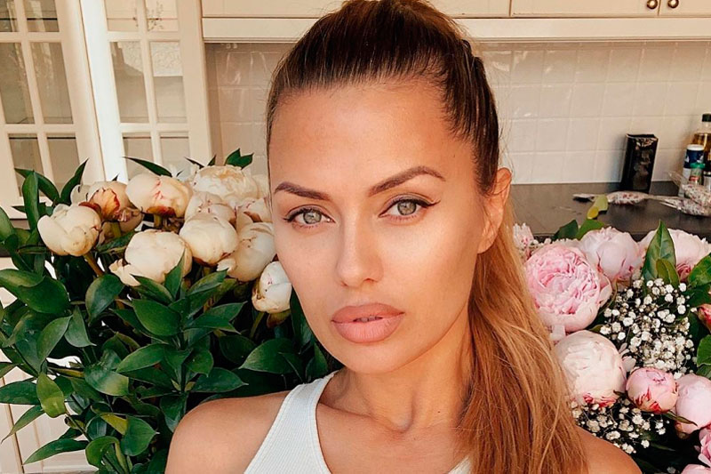 Боня получила МРОТ, раздачу которого ранее критиковала