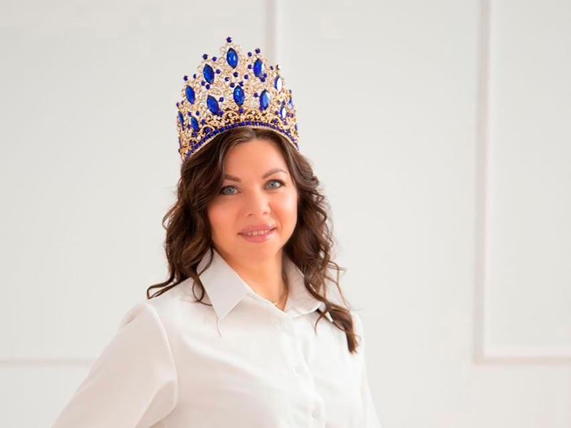 Заводчанка из Свердловской области впечатлила всех на городском конкурсе красоты | Работница Надеждинского завода стала второй вице-Красой Серова 2025