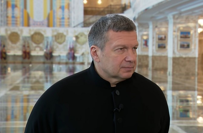 Главный пропагандист страны Соловьев вышел в эфир с синяками на лице