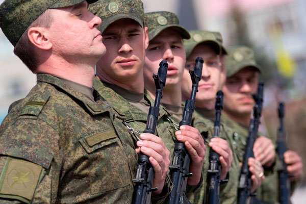 В Каменске-Уральском готовятся к призывной кампании: уже завтра полиция и ГИБДД будут ловить уклонистов — их нынче около ста человек