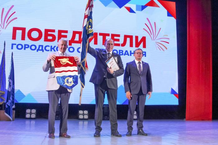 Лучшие из лучших: СинТЗ признан лучшим предприятием и налогоплательщиком Каменска-Уральского | Синарский трубный завод признан лучшим предприятием Каменска-Уральского Лучшие из лучших: СинТЗ признан лучшим предприятием и налогоплательщиком Каменска-Уральского | Синарский трубный завод признан лучшим предприятием Каменска-Уральского