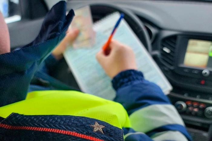 На дорогах Свердловской области за сутки — 63 ДТП: двое погибших, девять травмированы | В Свердловской области за сутки зарегистрировали 63 ДТП