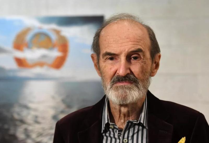 Умер автор картины «Свобода» Эрик Булатов — легенда российского искусства | На 93-м году жизни умер  автор картины «Свобода» художник Эрик Булатов