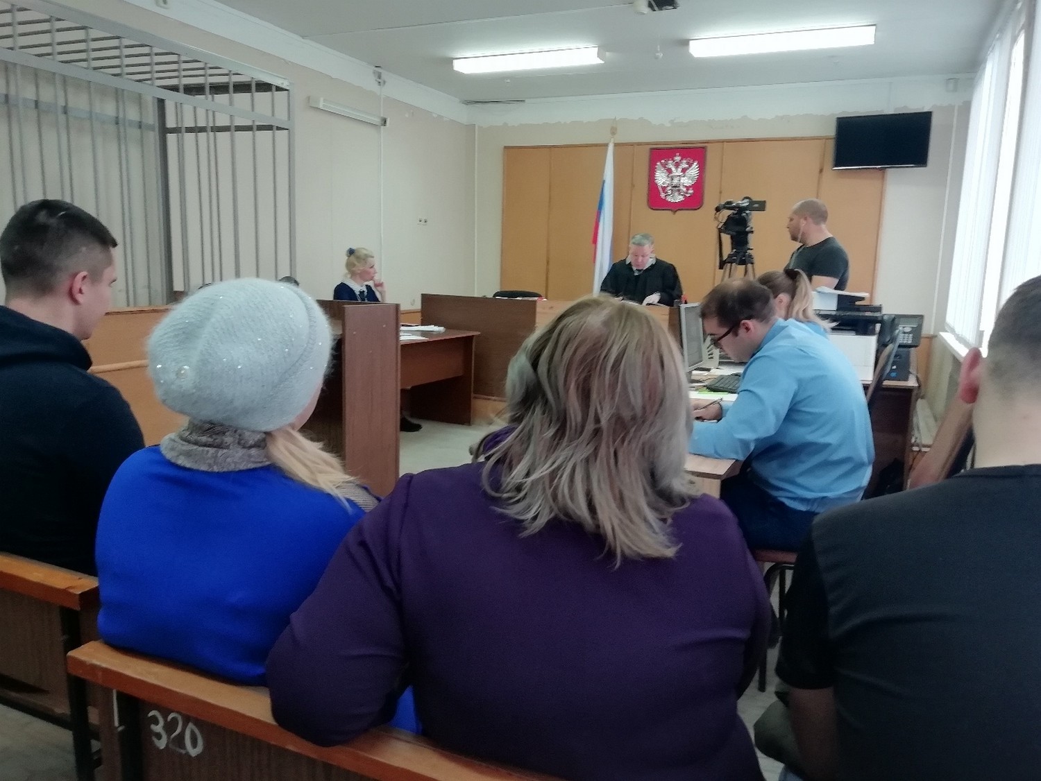 В Каменске-Уральском вынесли приговор парню, «прославившемуся» на всю область после дебоша в магазине. Присудили... обязательные работы