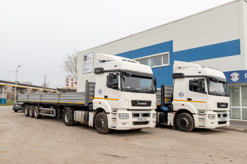 Работники дочернего предприятия СинТЗ Каменска-Уральского приняли поздравления от руководства с Днем автомобилиста