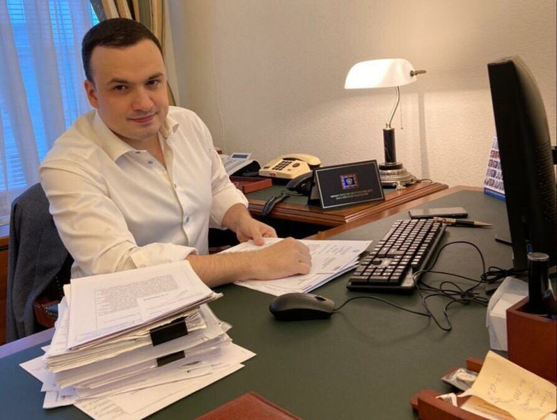 Куйвашев взял себе в команду эсера Дмитрия Ионина — он занял место экс-мэра Каменска Алексея Шмыкова, который теперь первый зам губернатора Куйвашев взял себе в команду эсера Дмитрия Ионина — он занял место экс-мэра Каменска Алексея Шмыкова, который теперь первый зам губернатора