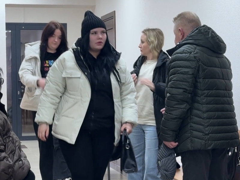 Суд продолжается: в Каменске-Уральском разбирают дело о трёх пьяных взрослых, избивших детей в автобусе | В Каменске-Уральском суд разбирает дело о нападении взрослых на подростков в автобусе