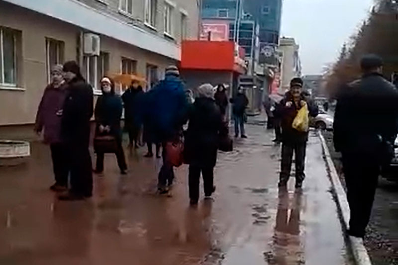 «Это сговор между двумя организациями». Житель Каменска-Уральского возмутилась, что не может платить за ЖКХ через интернет без комиссии