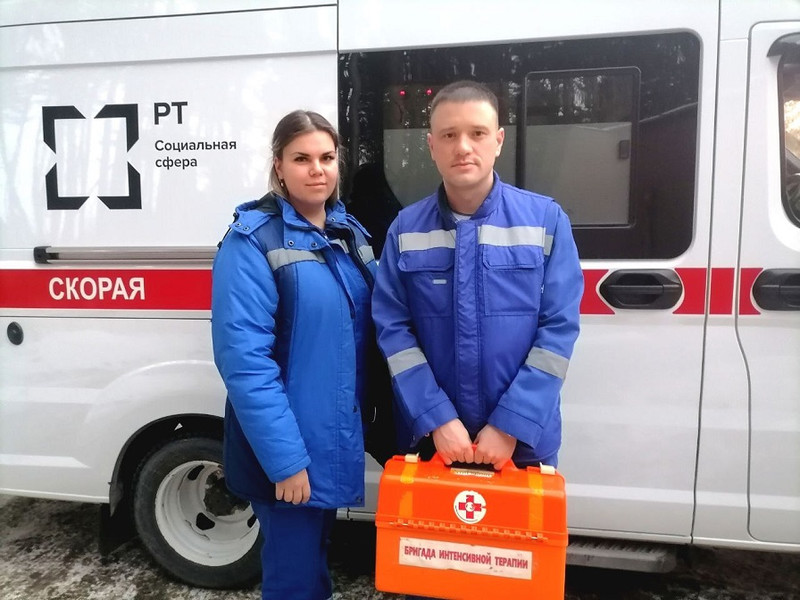 Сотрудники скорой помощи Каменска-Уральского спасли жизнь коллеги