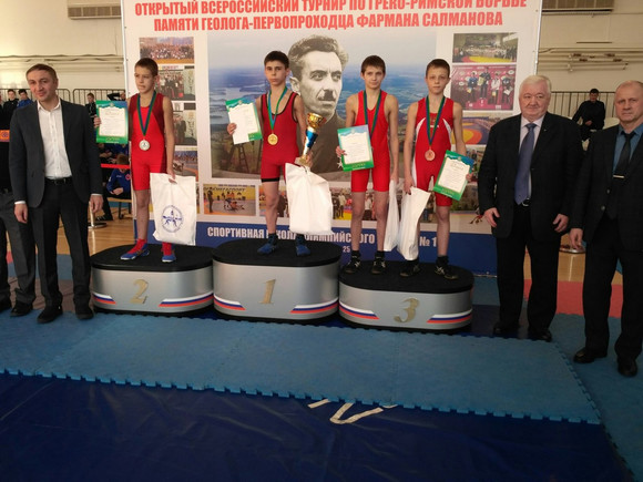 Греко-римские борцы сразились со всем УрФО в городе нефтяников. Результат – «путевки» на первенство России в Республике Калмыкия