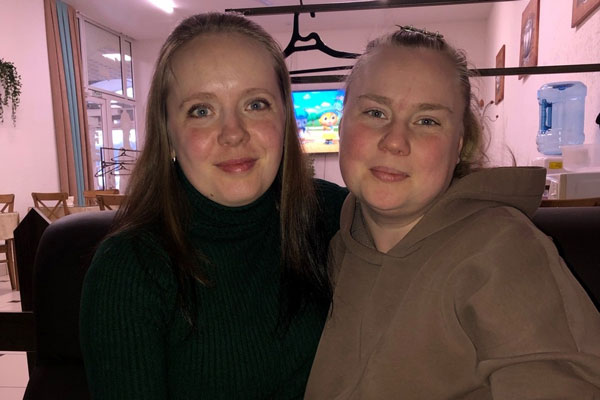 Почти кино: в Каменске-Уральском сестры нашли друг друга через «Жди меня» | На Урале две сестры встретились спустя 30 лет