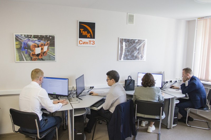 На Синарском трубном заводе впервые провели конкурс профессионального мастерства среди специалистов кадровой службы