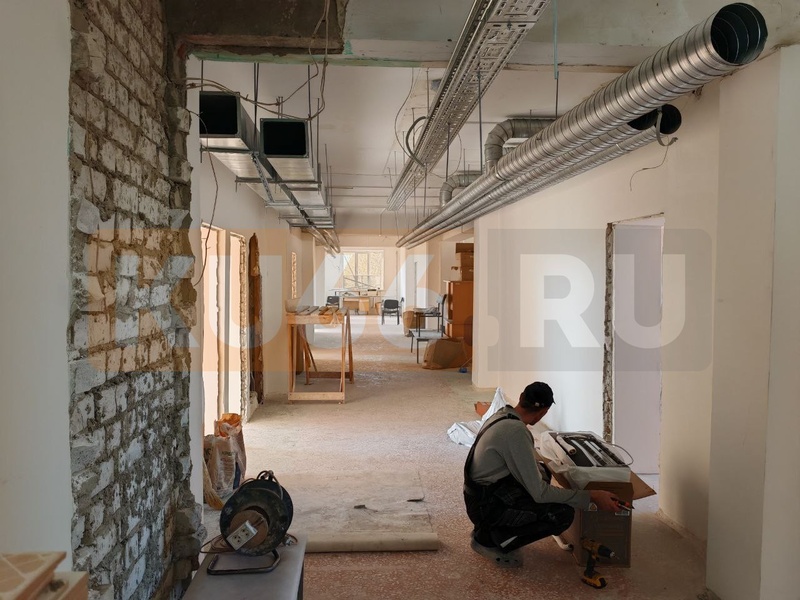 В трёх медучреждениях Каменска-Уральского продолжаются масштабные ремонтные работы | В Каменске-Уральском продолжается капитальный ремонт больниц и поликлиник