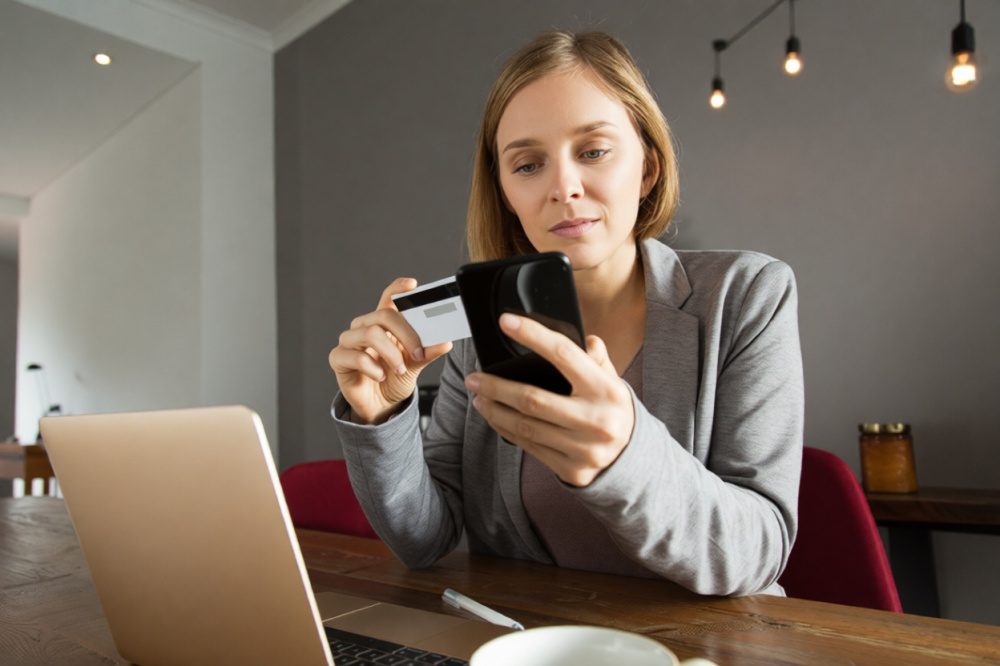 ФНС и ЦБ будут следить за переводами? Юрист объяснил, когда переводы между россиянами попадут под налоговый контроль — и при чём тут 2,4 млн рублей. | Переводы между россиянами под контролем ФНС? Юрист всё объяснил