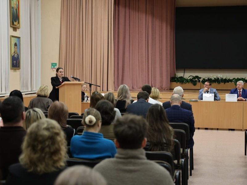 Публичные слушания по изменениям в Устав Каменска-Уральского: что изменится в выборах главы округа | В Каменске-Уральском провели публичные слушания по изменениям в Устав города