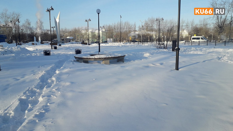 «Ужас, конечно»: житель Каменска поделился впечатлениями от отремонтированной площади у ДК «Современник» и от того, как ее убирают...