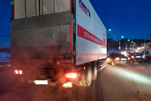 «Наличие инспекторов не сыграло в лучшую сторону»: в ГИБДД проверили жалобы каменцев на движение при въезде на Байновский мост