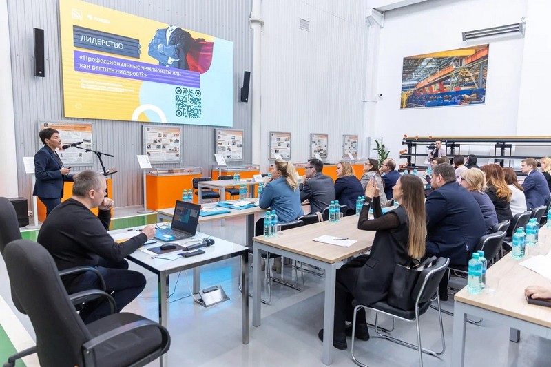 Промышленники обсудили на СинТЗ подготовку специалистов и чемпионаты профессионального мастерства