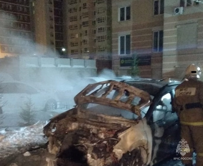 Накануне вечером в Каменске-Уральском под капотом иномарки загорелось одеяло