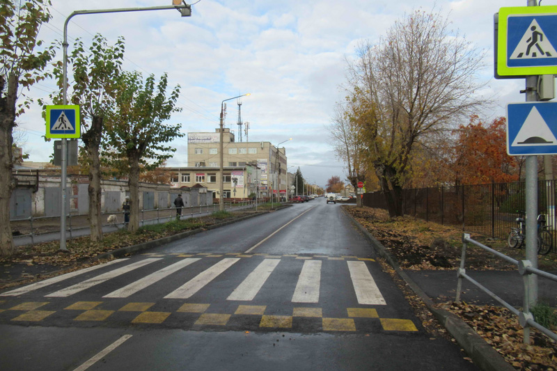 Официально ремонты дорог в Каменске-Уральском завершены. Неофициально — много недоделок. Какую многолетнюю проблему решили на ул. Мичурина?