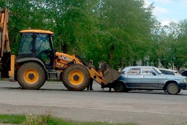 Накануне в Каменске-Уральском в двойном ДТП пострадали сразу пять автомашин. Рассказываем подробности
