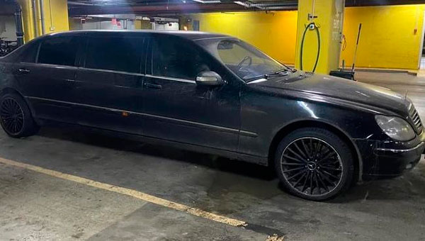 В Москве продают 20-летний лимузин Жириновского за 5 млн рублей