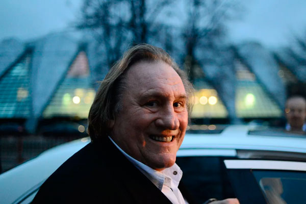 "Никогда не видел перед собой чудовища". Депардье рассказал о Путине