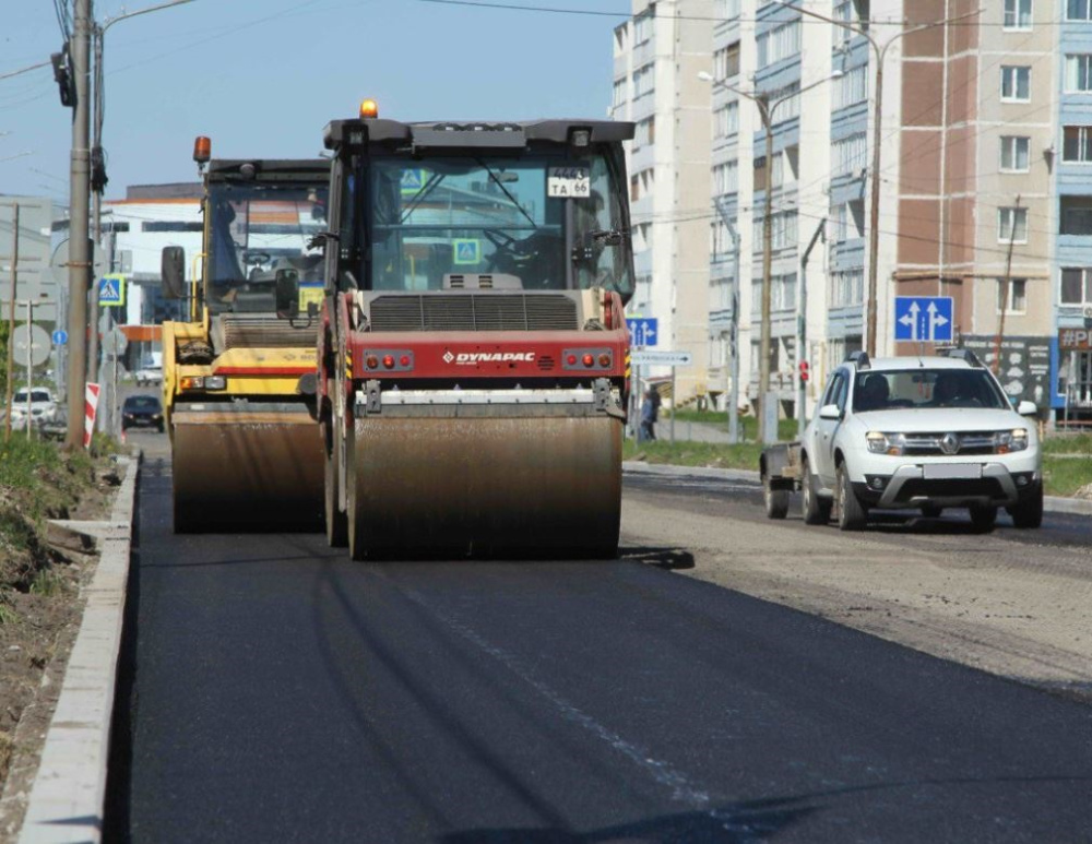 В Каменске-Уральском отремонтировали дорожные участки | В уральском городе отремонтировали дорожные участки