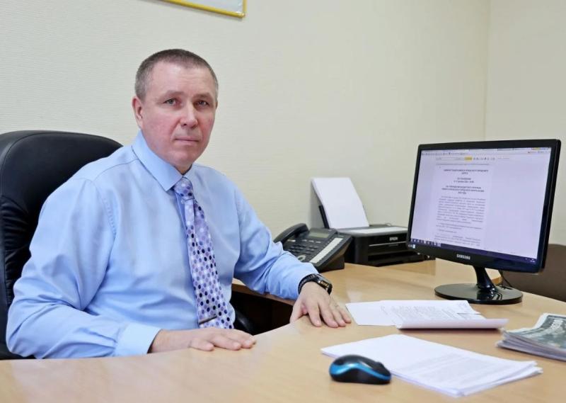 В мэрии Каменска-Уральского — новый начальник юридического отдела. Кто он? | В мэрии Каменска-Уральского назначили нового начальника юридического отдела